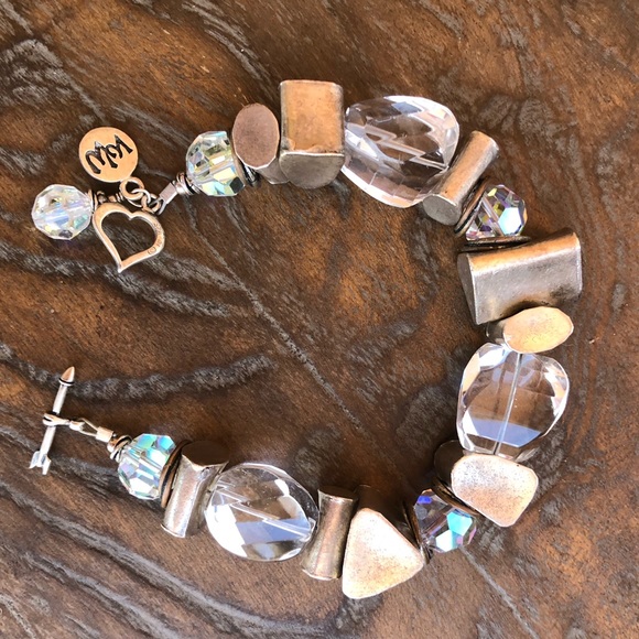 Bracelet w/Swarovski crystals, silver chunks & rings, and heart & arrow clasp - Picture 10 of 12